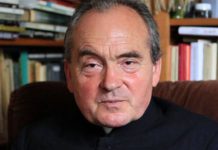 Medal Przemysła II dla ks. Stanisława Małkowskiego. Odznaczenie przyznał Zarząd AKO im. Lecha Kaczyńskiego w Poznaniu