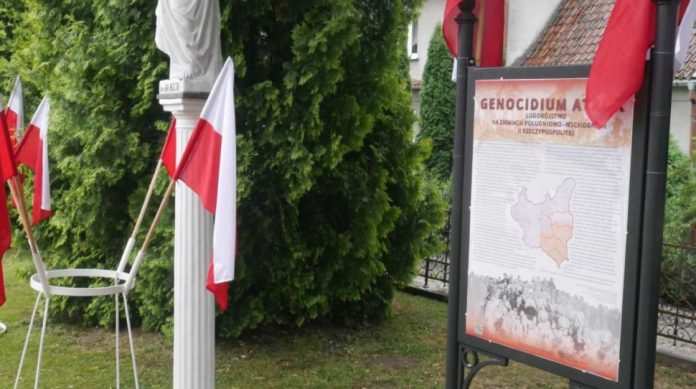 tablica-genocidum-atrox-w-zielonce-pasleckiej-elblag-fot-ipn