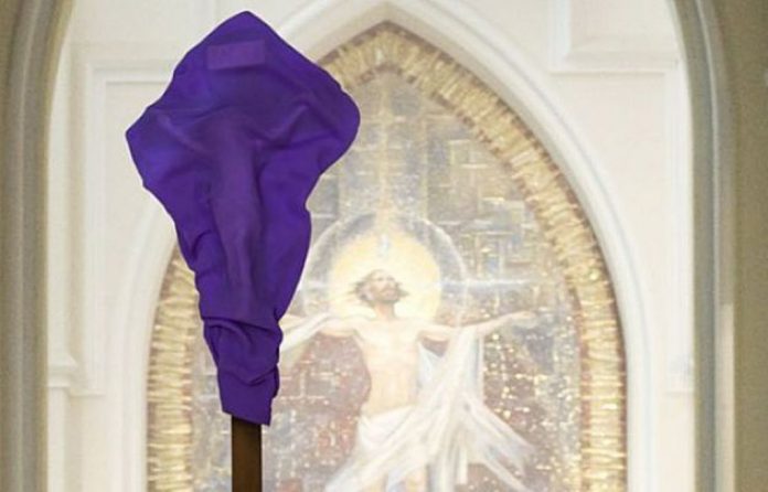 Zasloniety-krzyz-niedziela