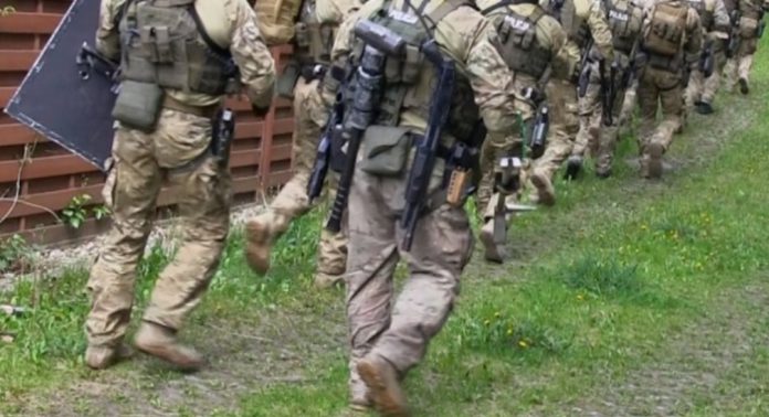 Icebreaker-Lodolamacz-akcja