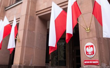 Komunikat MSZ ws. wizyty przedstawicieli Izraela PolitykaPolska MSZ budynek flagi