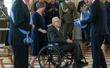 Władysław Siemaszko odznaczony orderem Orła Białego PolitykaPolska Wladyslaw Siemaszko wreczenie odznaczenia prezydent