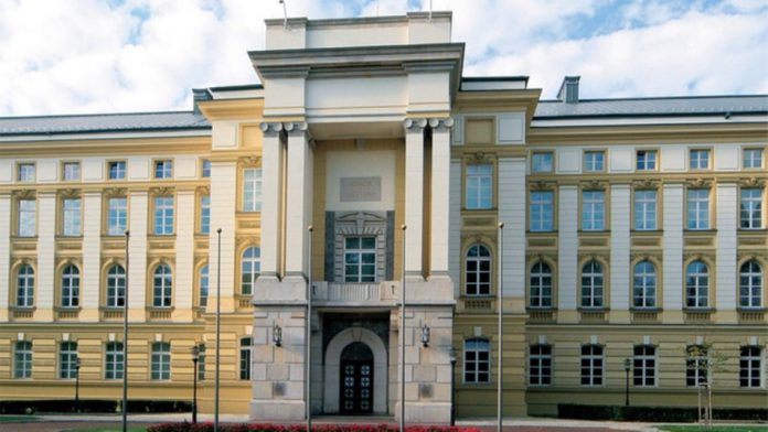 Budynek-Rady-Ministrow-Honor-i-Ojczyzna