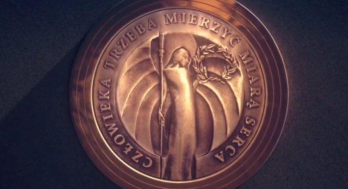 Czlowieka-trzeba-mierzyc-miara-serca