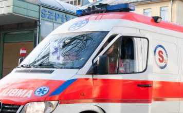 Pacjenci z zawałem boją się iść do szpitala PolitykaPolska Kadr szpital serial