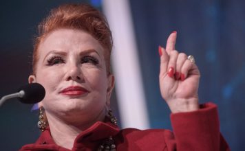Naklejki „Strefa wolna od LGBT” pogorszą relacje z USA? Mosbacher protestuje. Rabiej tyż… PolitykaPolska Mosbacher nakazuje