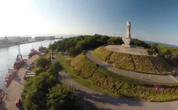 Westerplatte – Piotrowi Semce do sztambucha… PolitykaPolska Westerplatte z lotu ptaka
