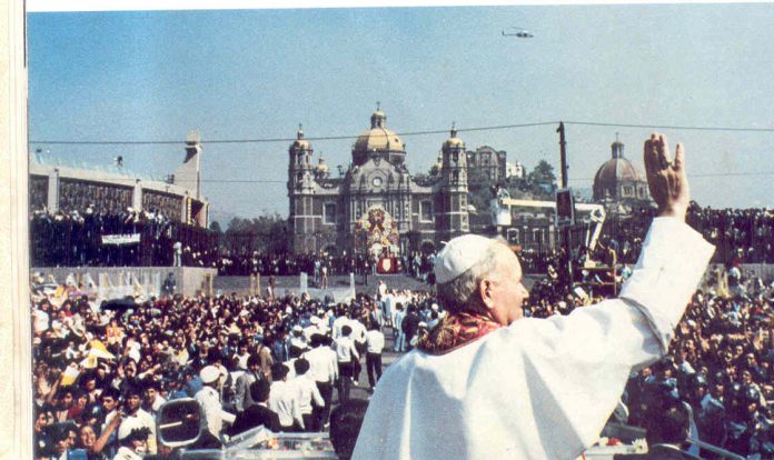 papa_basilica_Mexico_1979