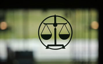 Sąd Najwyższy: Zakaz przemieszczania się niezgodny z prawem PolitykaPolska Sad sprawiedliwosc ilustracja