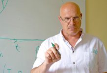 Natychmiast zamknąć szkoły, hotele, centra handlowe – zaleca Niedzielskiemu Tyll Krüger